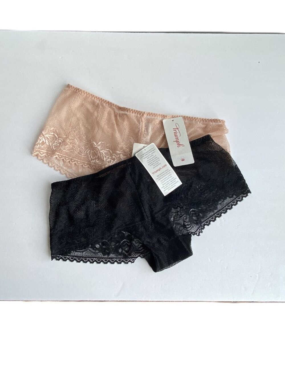 NEW Triumph Women’s Elegant Floral Lace Boy shorts Style Panties Set of 2 Size L